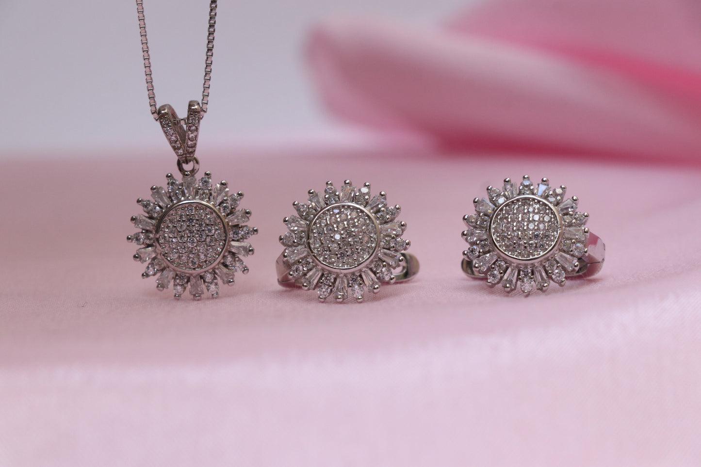 Flower Studded Silver Pendant Set
