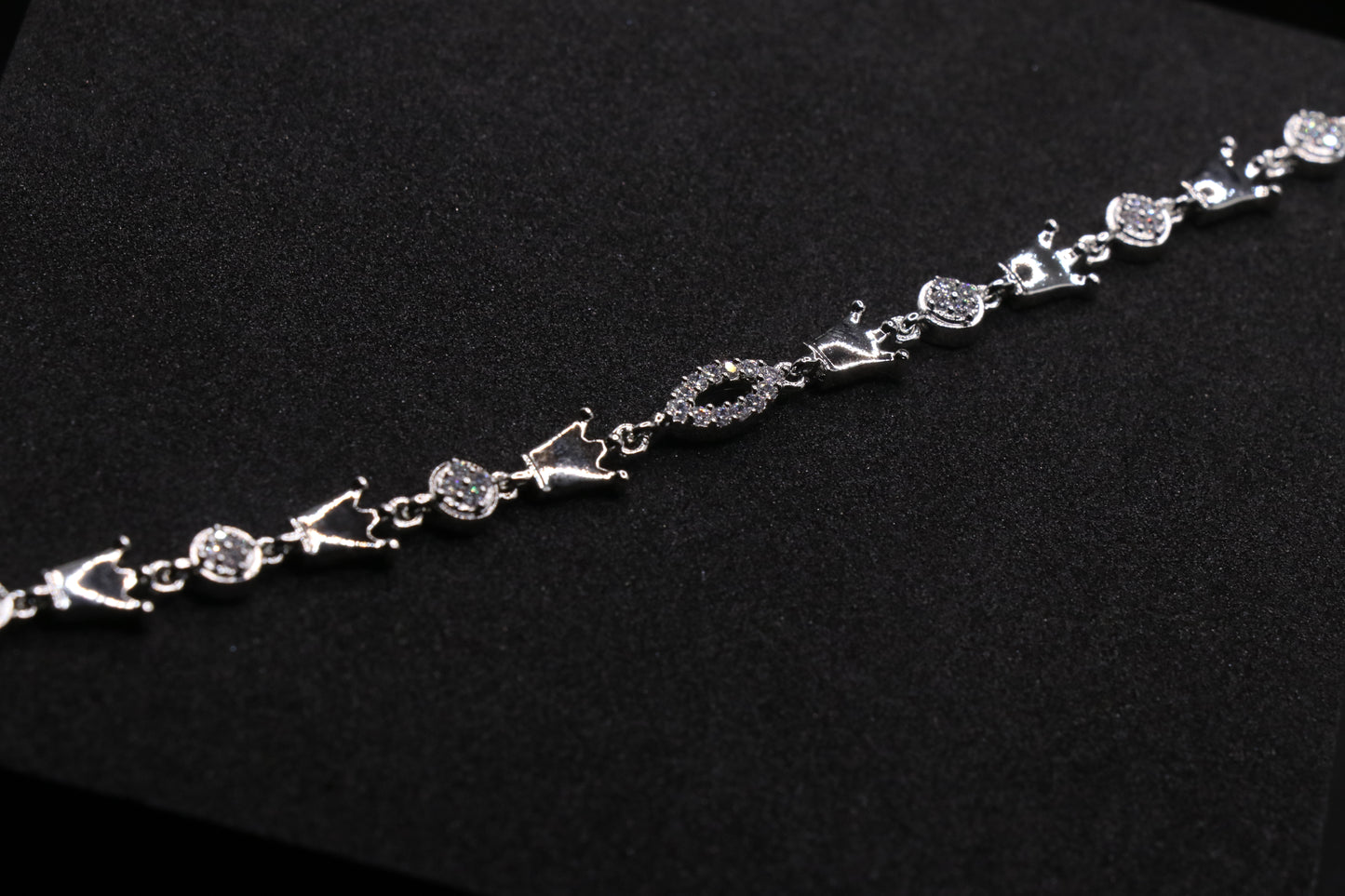 Queen Silver Chain Bracelet