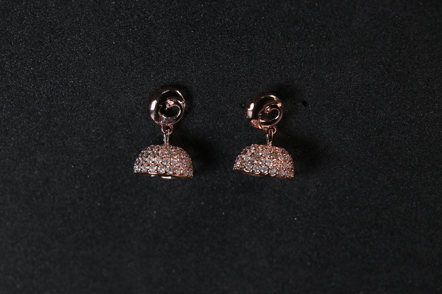 Duck Minimal Drop Earring