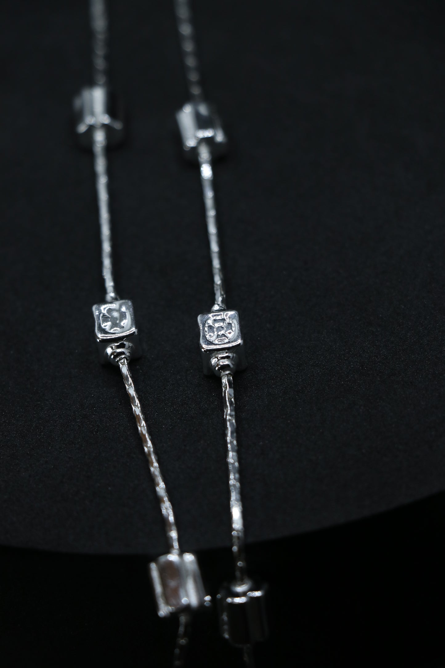 Flower In Square Silver Anklets