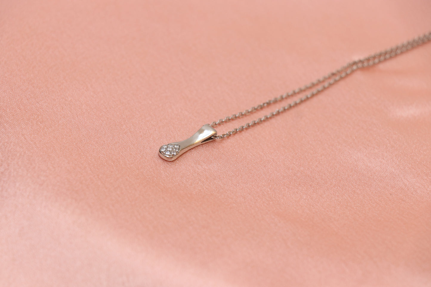 Round Diamond Studded Minimal Pendant