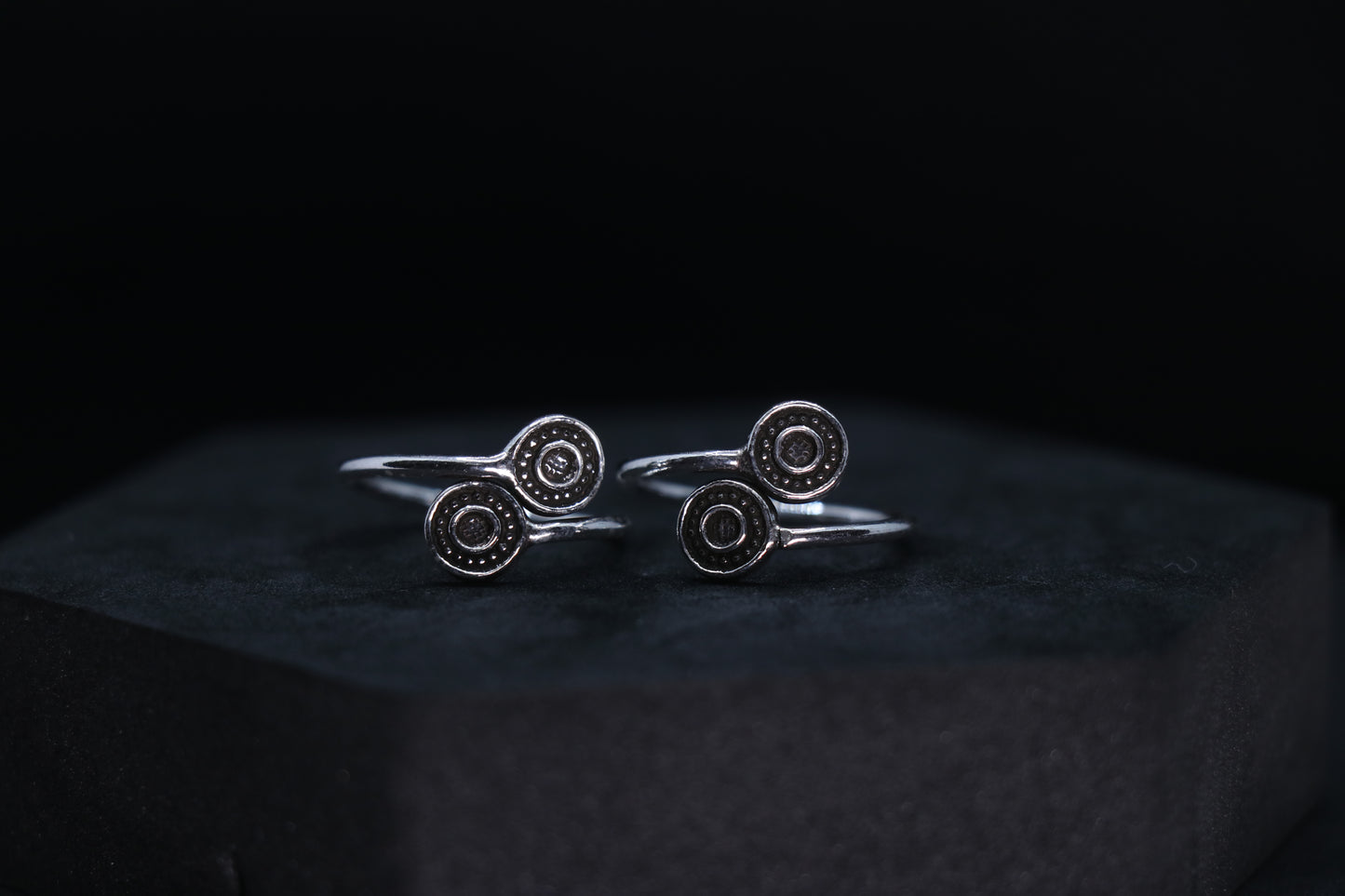 Oxidised 925 Silver Berry Toe Rings