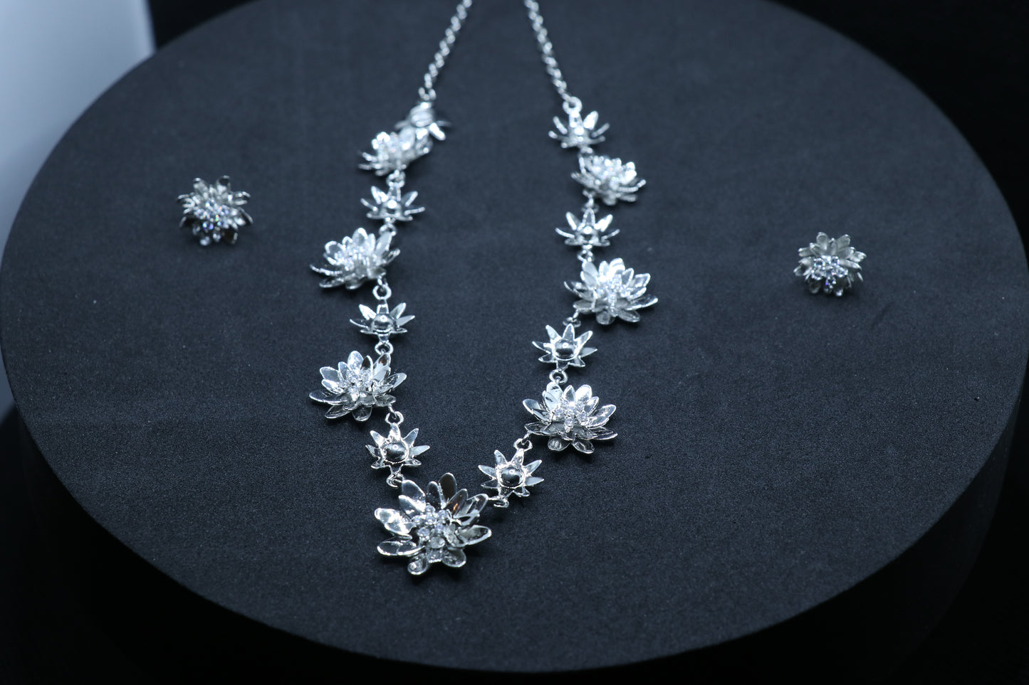 Sparkling Silver Necklace Set