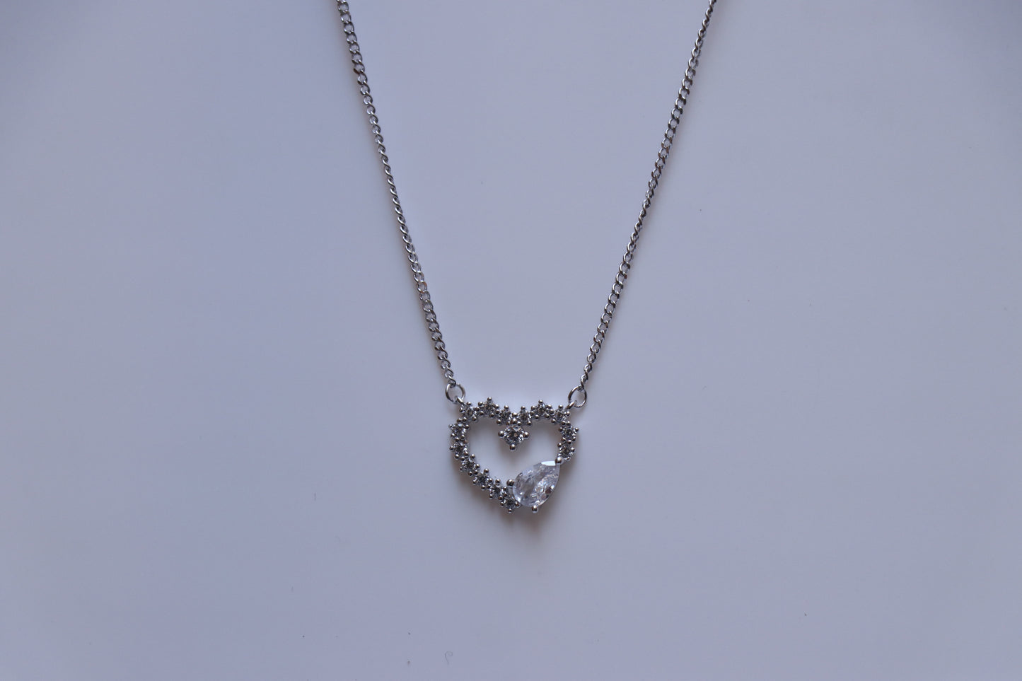 Heart Solitaire Minimal Pendant