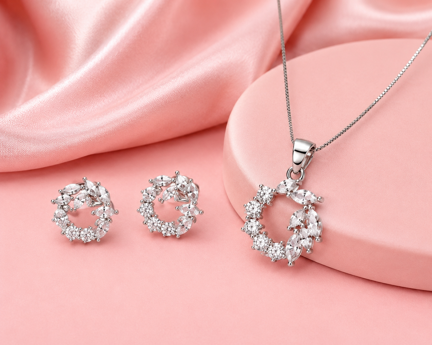Modern Leaves Pendant Set