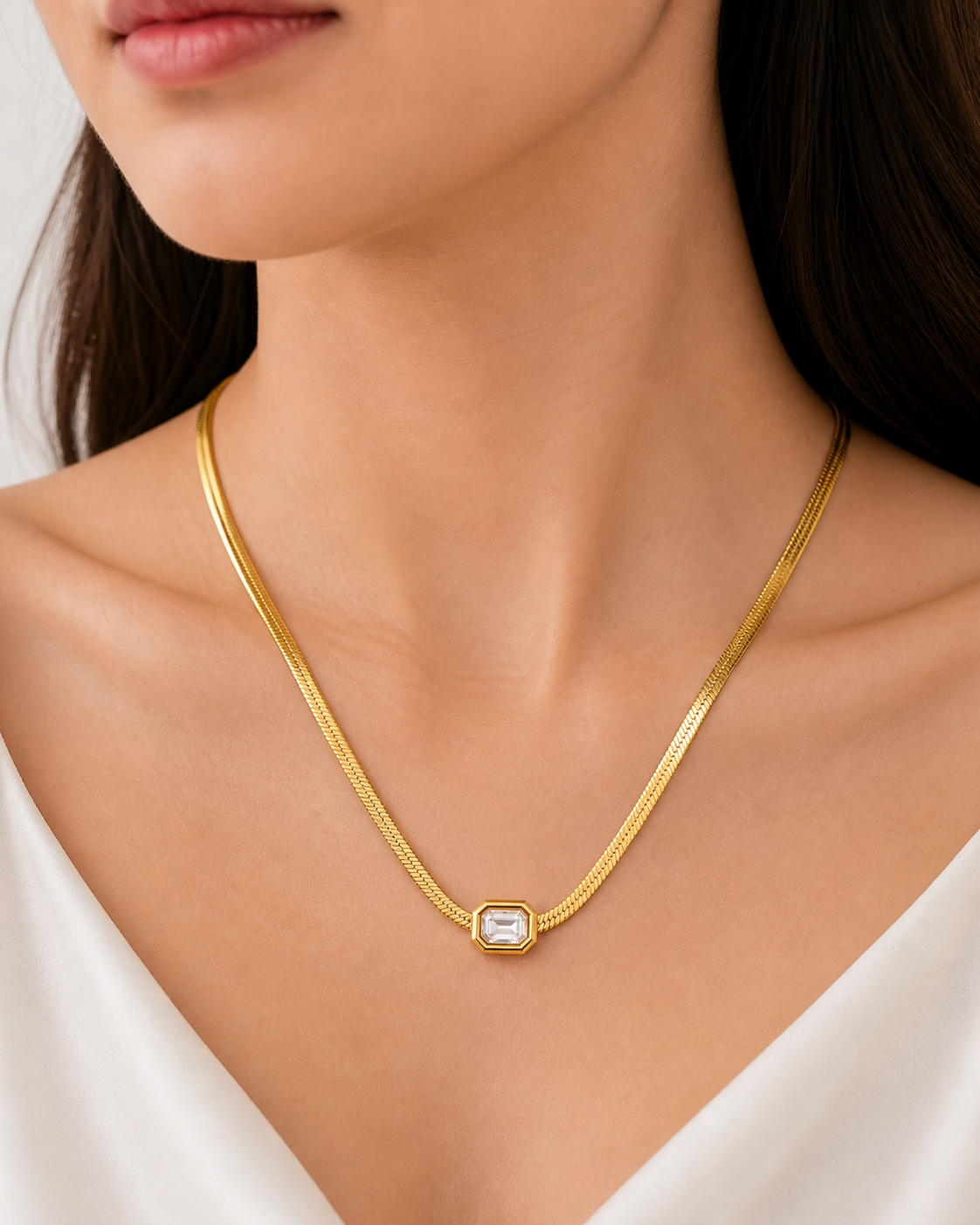 Solitaire Minimal Pendant