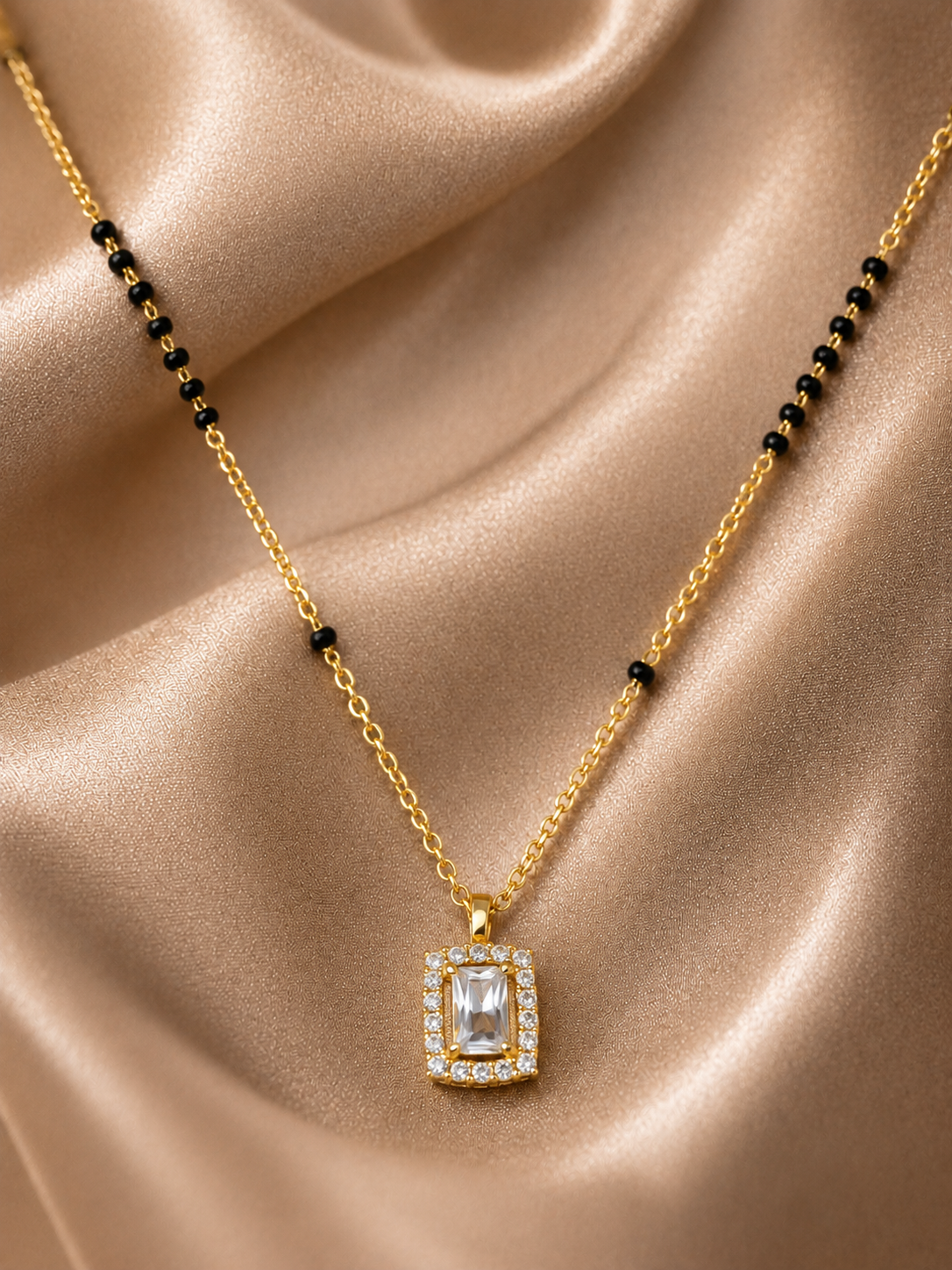 Solitaire Minimal Mangalsutra