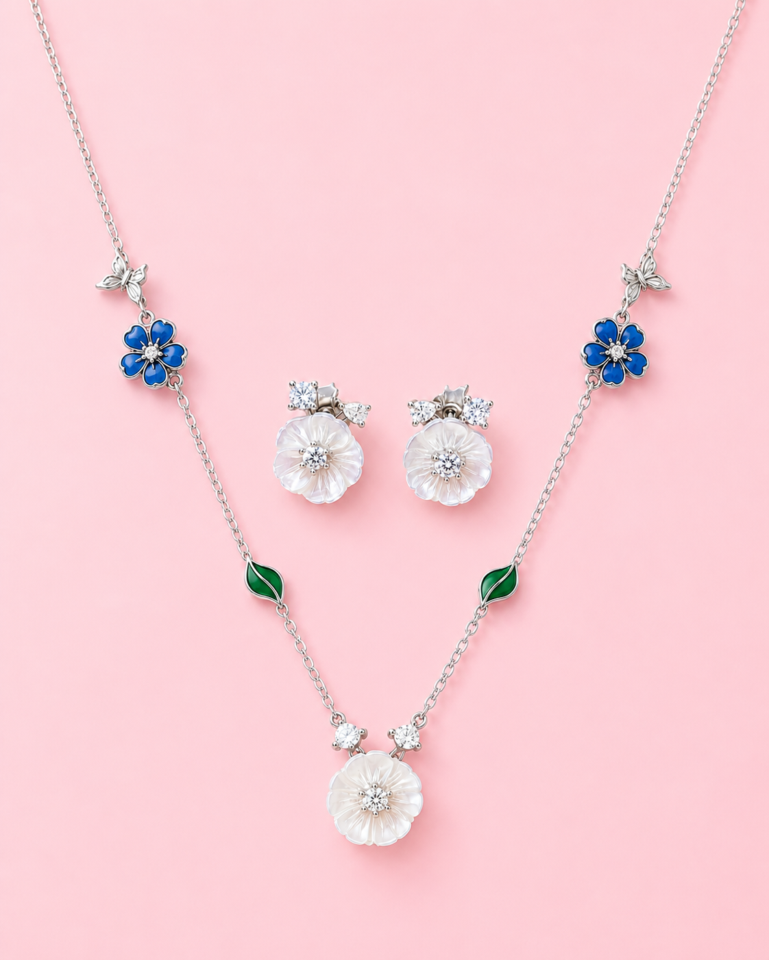 White Bloom Necklace
