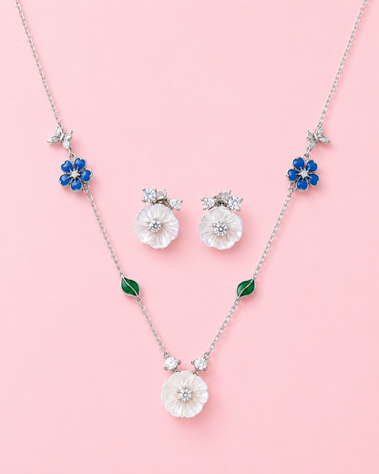 White Bloom Necklace