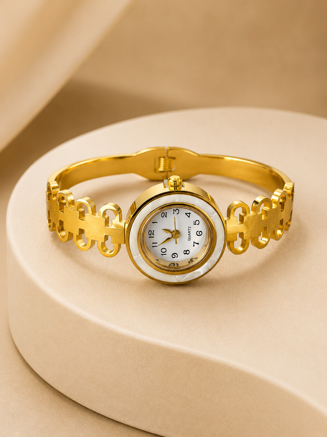 Curve Bangle Watch