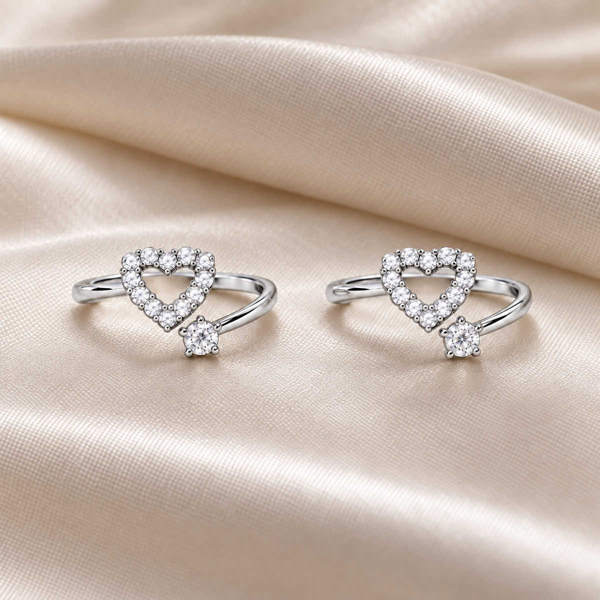 Solitaire Studded Heart Toe Rings