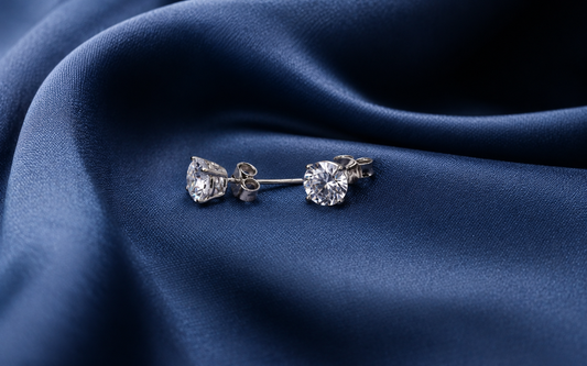Unisex Solitaire Round Studs