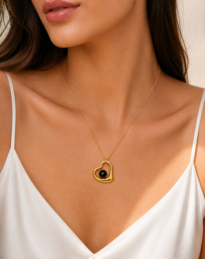 Curvy Heart Minimal Pendant