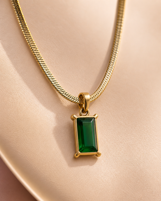 Emerald Minimal Pendant