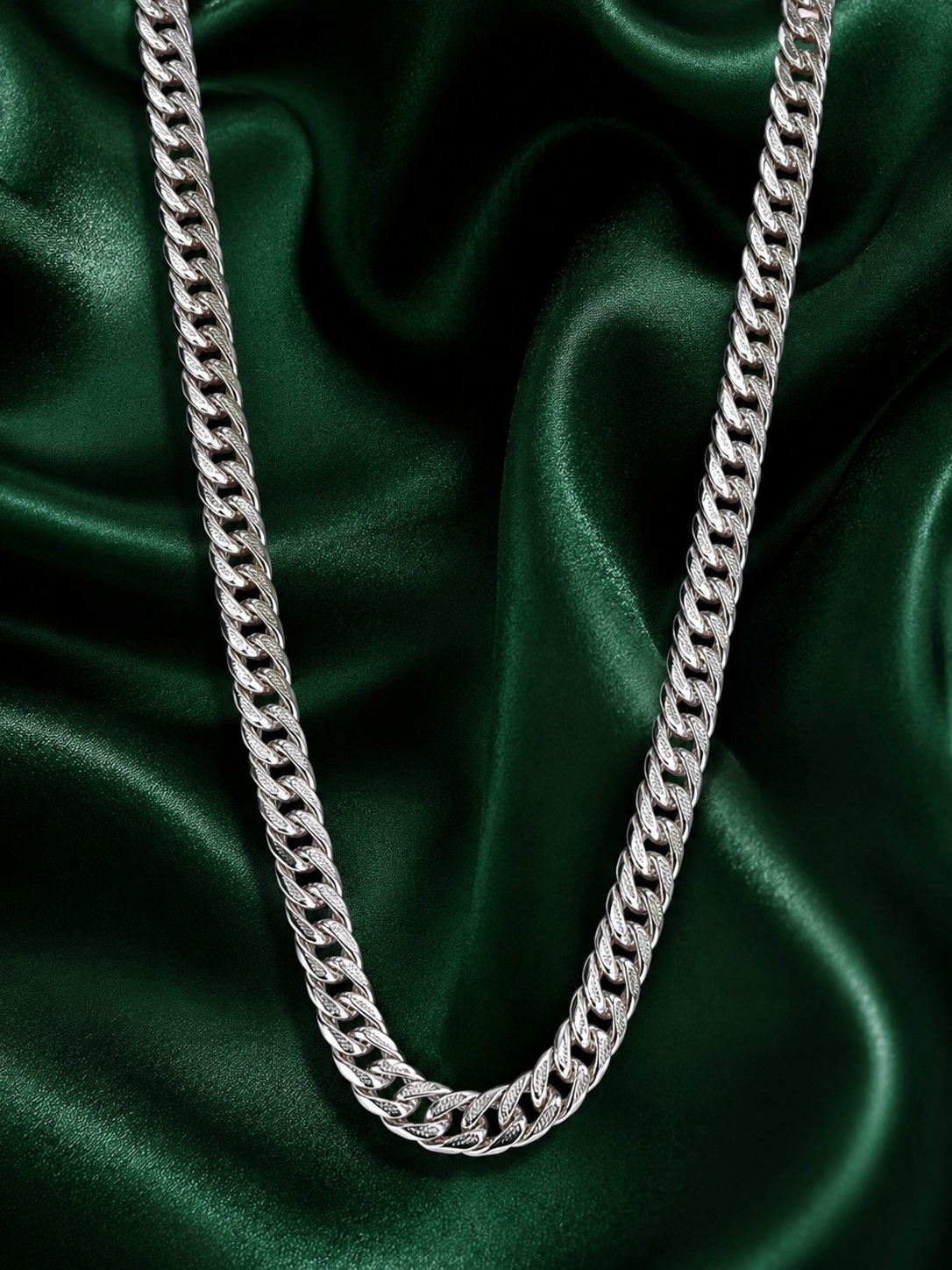 Curb designer Silver Chain