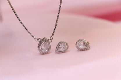 Drop Solitaire Minimal Pendant Set