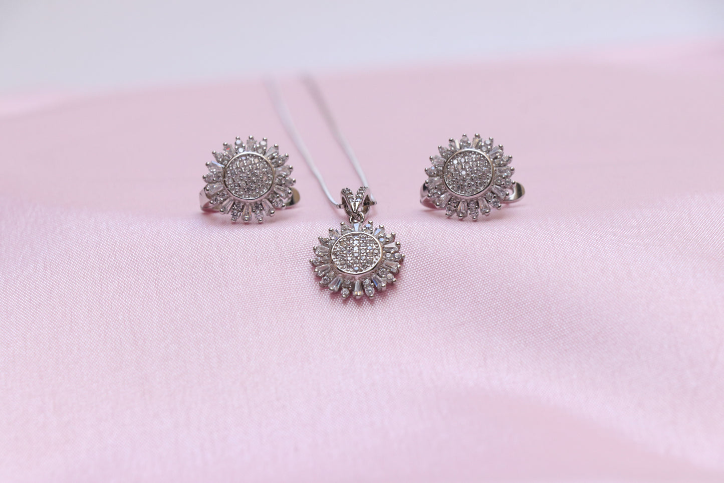 Flower Studded Silver Pendant Set