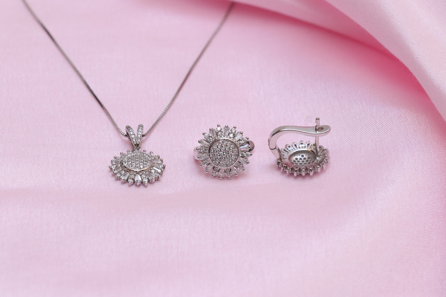 Flower Studded Silver Pendant Set