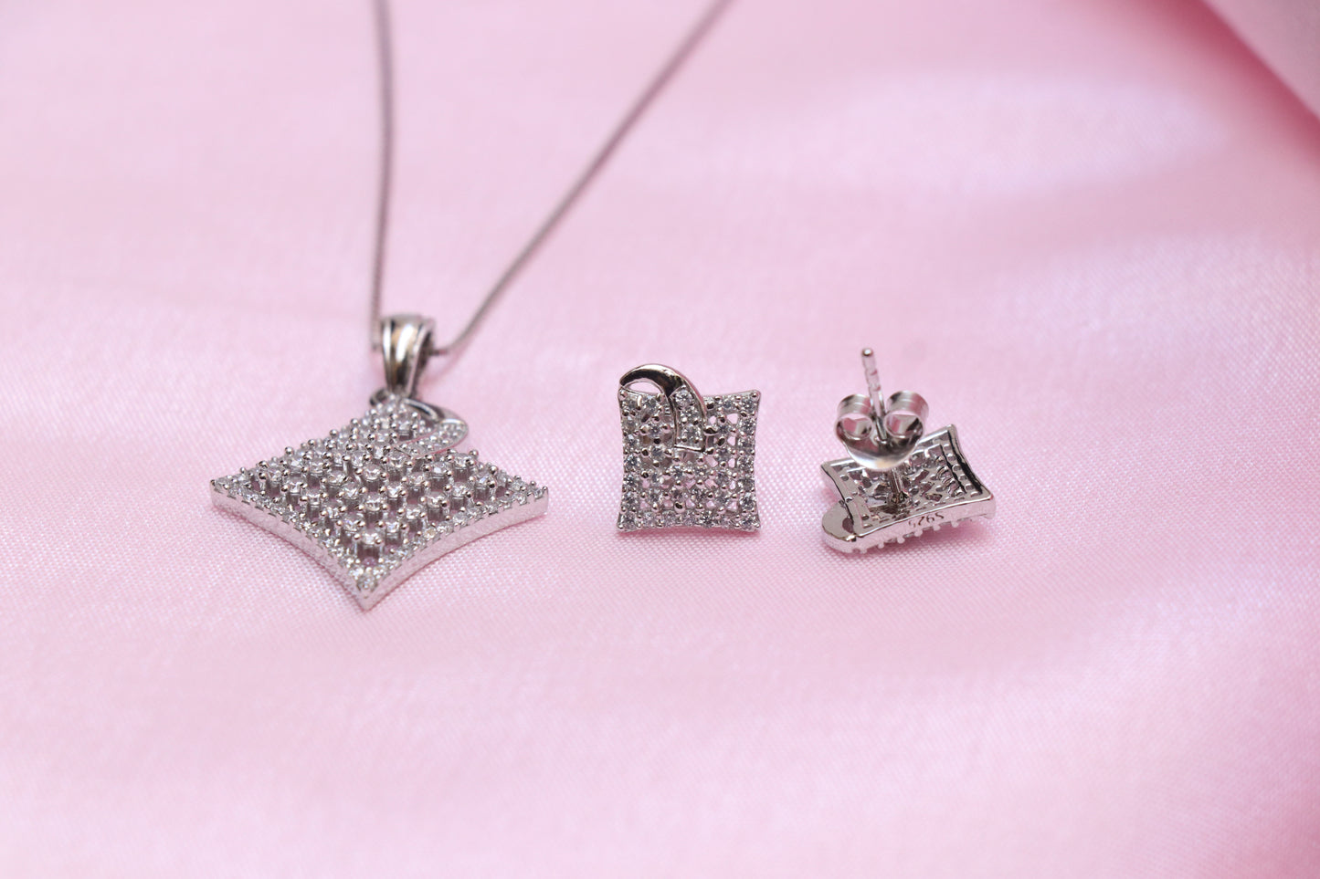 Diamond Studded Pendant Set