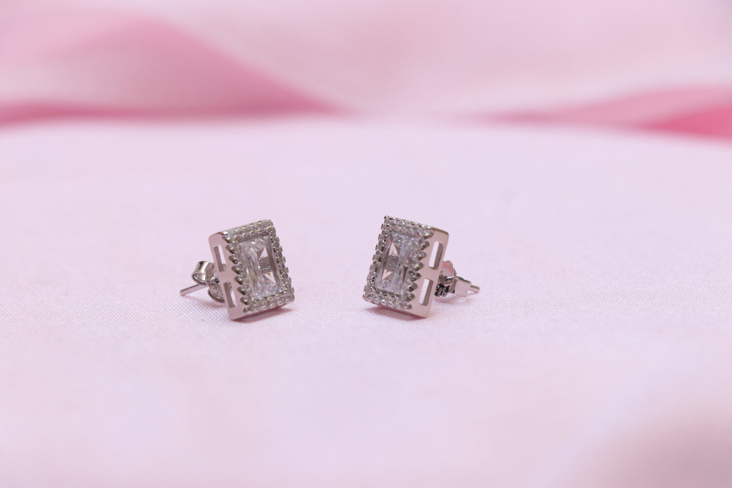 Rectangle Solitaire Stud