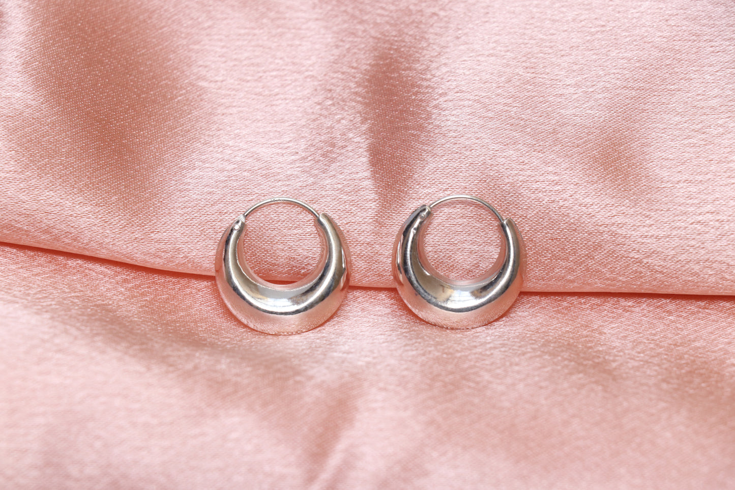 Unisex Kaju Silver Hoop/Baali Earrings