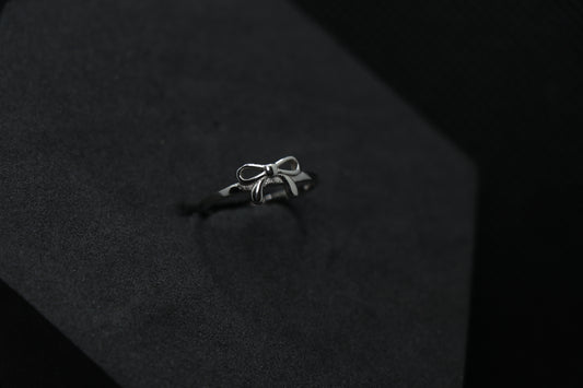 Ribbon Silver Ring