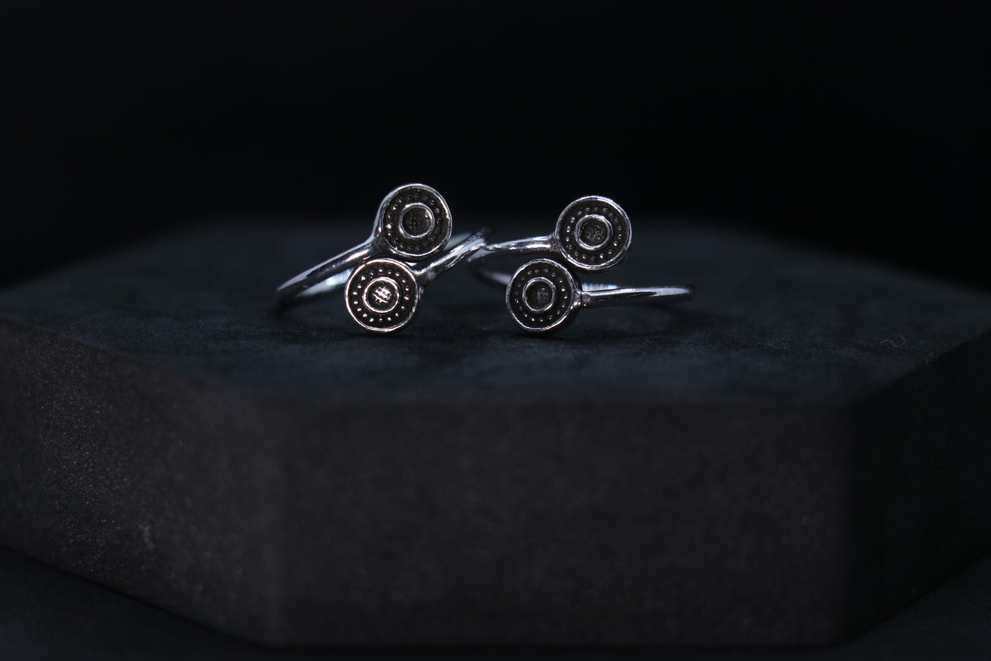 Oxidised 925 Silver Berry Toe Rings