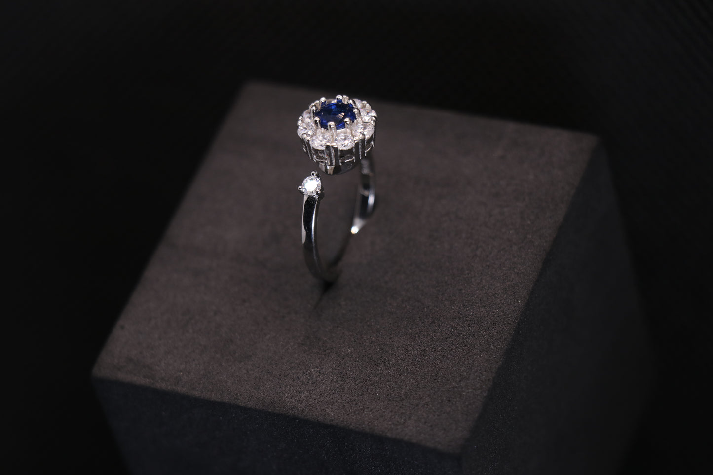 Rotatable Blue Solitaire Silver Ring