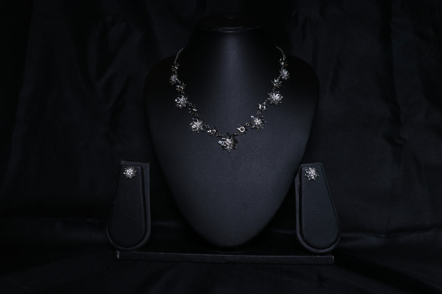 Sparkling Silver Necklace Set