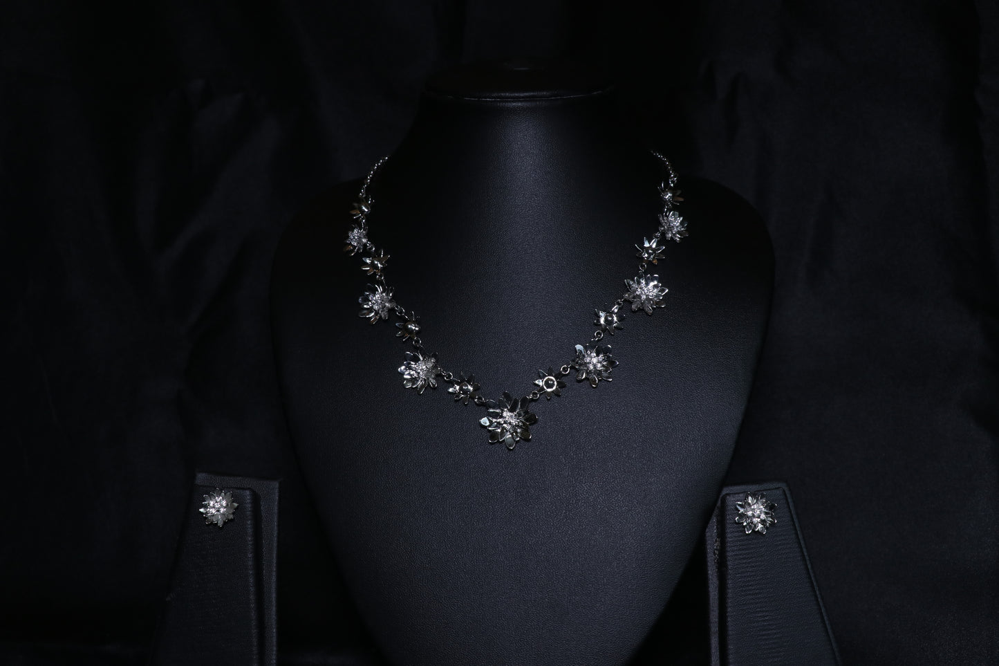 Sparkling Silver Necklace Set