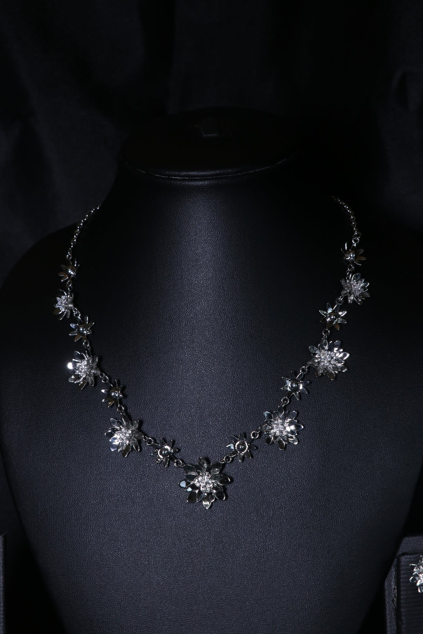 Sparkling Silver Necklace Set