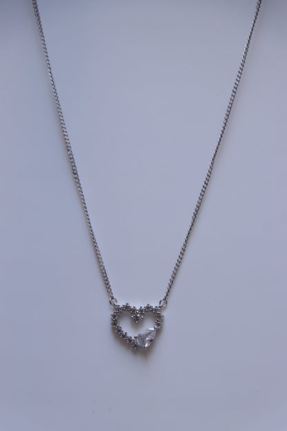 Heart Solitaire Minimal Pendant