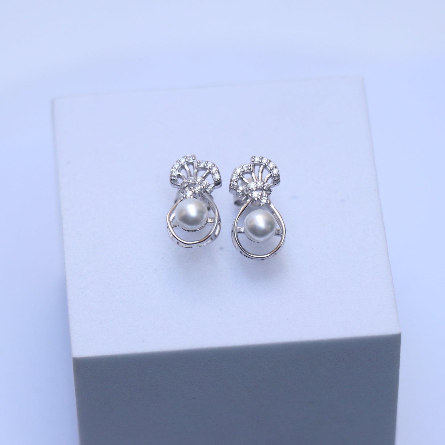 Diamond Pearl Studs