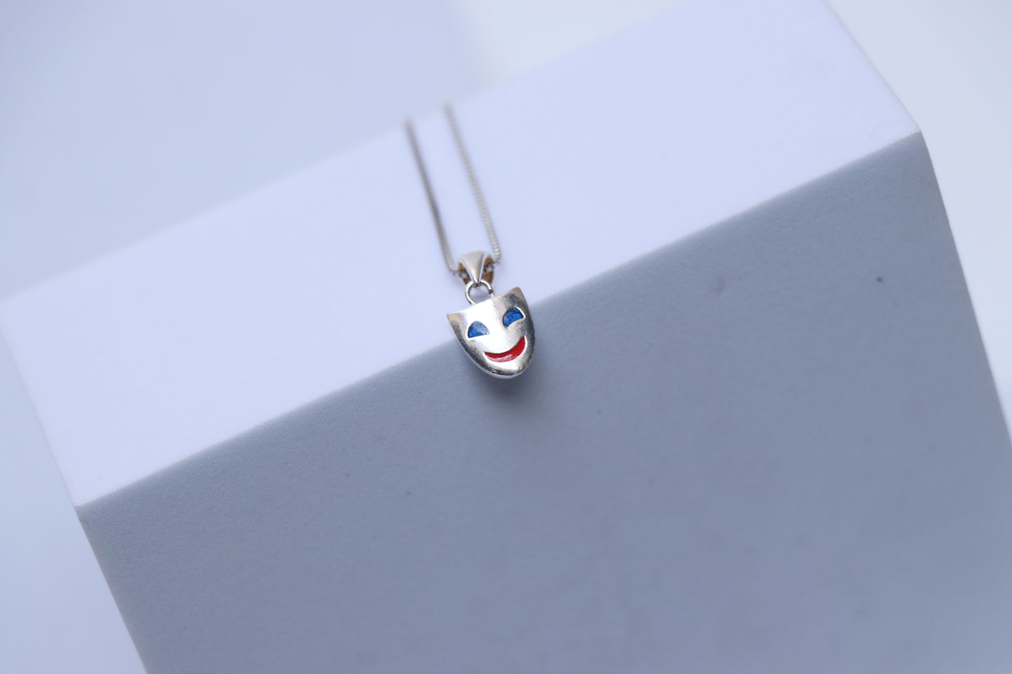 Mask Minimal Pendant